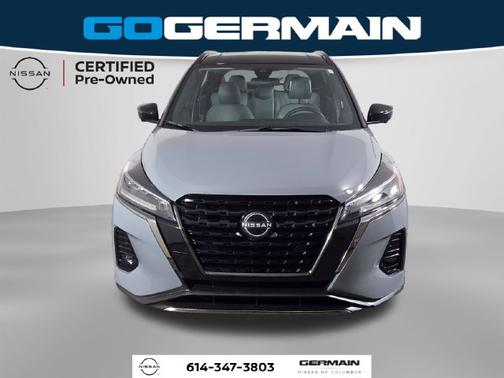 2 Tone Gray / Black 2023 Nissan Kicks SR