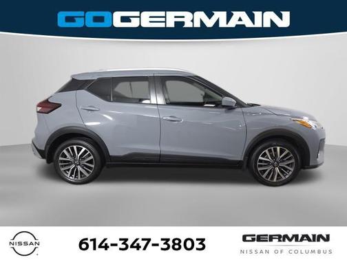 Boulder Gray Pearl 2022 Nissan Kicks SV