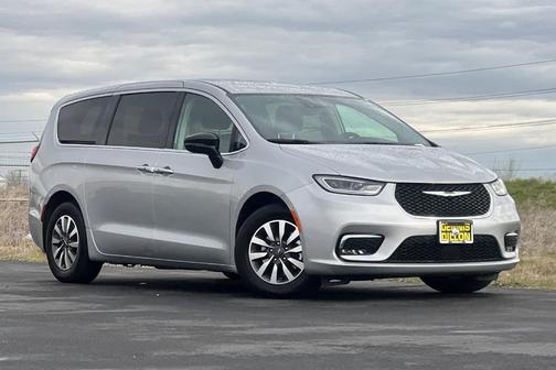 2024 Chrysler Pacifica Hybrid Select