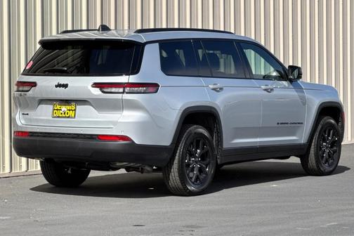 2025 Jeep Grand Cherokee L Laredo