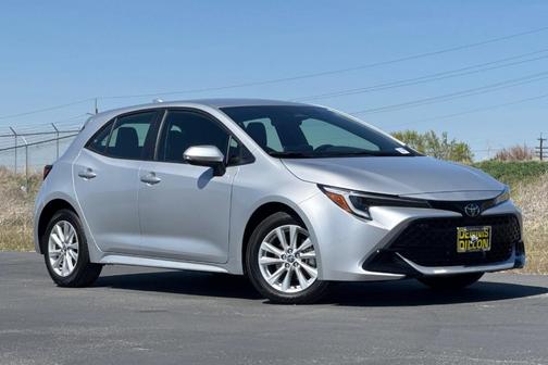 2025 Toyota Corolla Hatchback SE