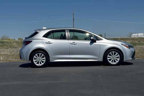 2025 Toyota Corolla Hatchback SE