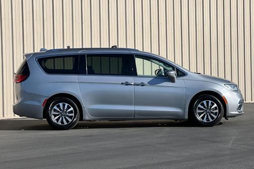 2021 Chrysler Pacifica Touring-L