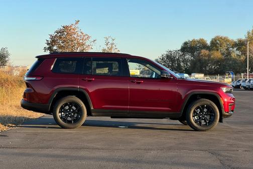 2025 Jeep Grand Cherokee L Laredo