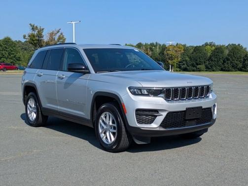 2024 Jeep Grand Cherokee LAREDO