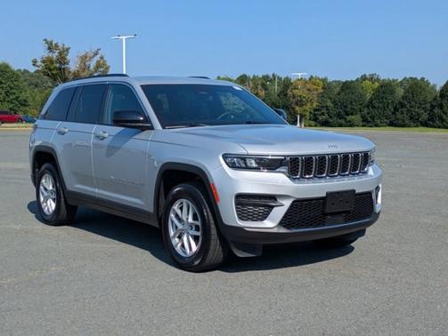 2024 Jeep Grand Cherokee LAREDO