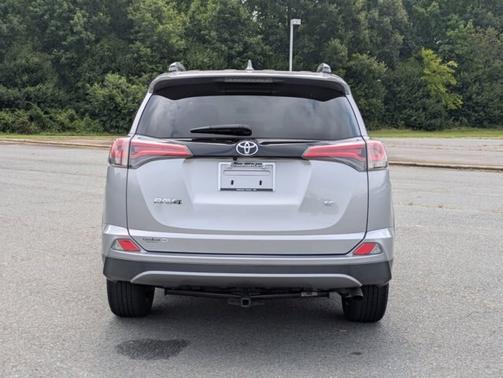 2018 Toyota RAV4 SE