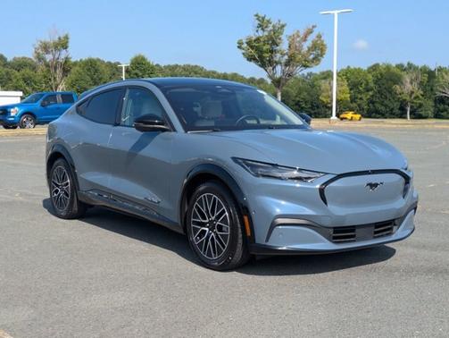 2024 Ford Mustang Mach-E PREMIUM