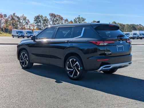 2024 Mitsubishi Outlander SE BLACK EDITION