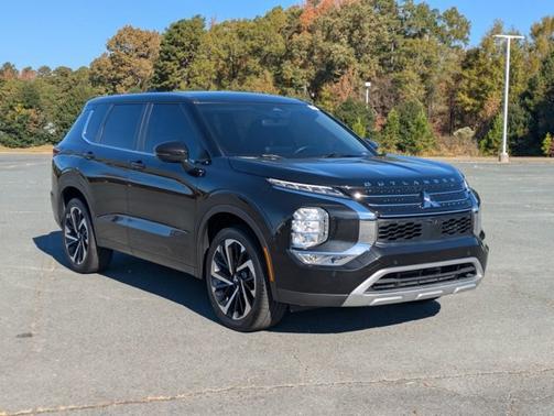 2024 Mitsubishi Outlander SE BLACK EDITION