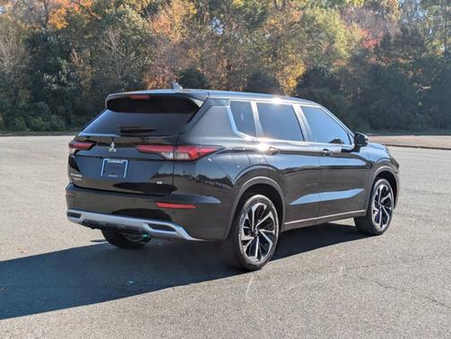 2024 Mitsubishi Outlander SE BLACK EDITION