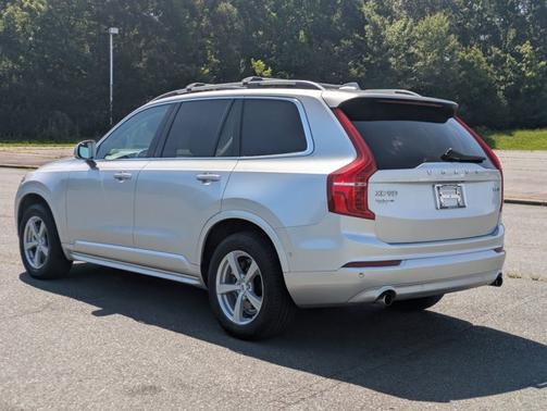 2019 Volvo XC90 T5 MOMENTUM