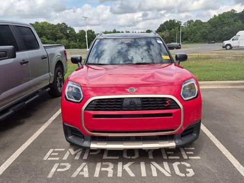 Chili Pepper Red 2025 MINI Countryman S