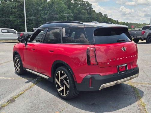 Chili Pepper Red 2025 MINI Countryman S