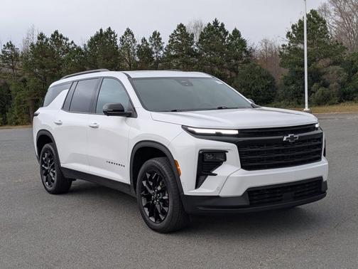 2024 Chevrolet Traverse LT