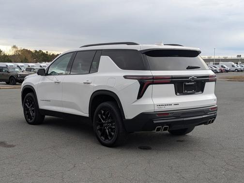 2024 Chevrolet Traverse LT