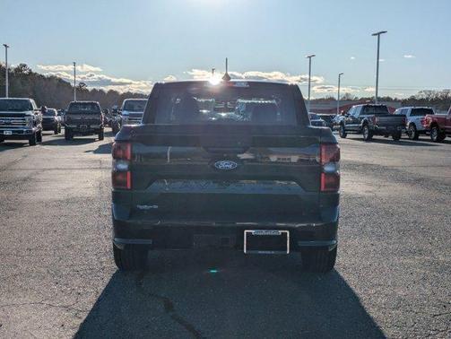 2026 Ford Maverick Lobo Standard