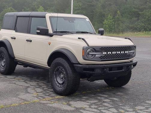 Beige 2025 Ford Bronco Badlands
