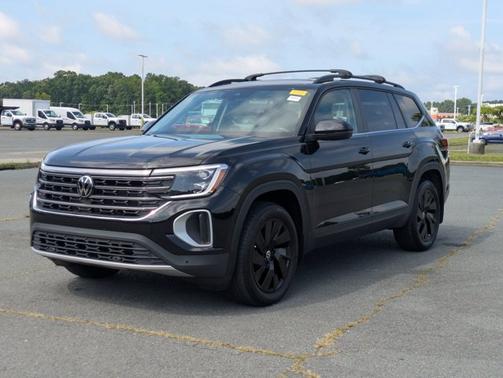 2024 Volkswagen Atlas 2.0T SE W/ TECHNOLOGY