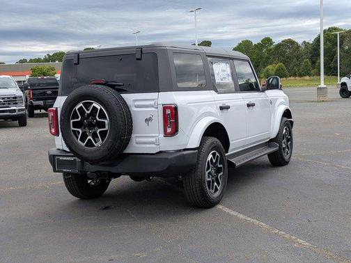 Oxford White 2026 Ford Bronco Outer Banks