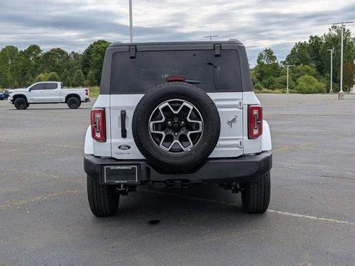 Oxford White 2026 Ford Bronco Outer Banks