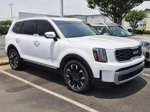 Glacial White Pearl 2023 Kia Telluride SX