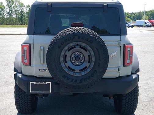 Beige 2025 Ford Bronco Outer Banks