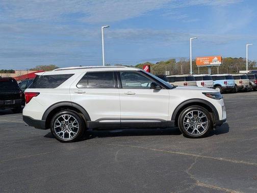 Star White 2025 Ford Explorer Platinum