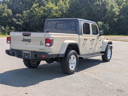 2020 Jeep Gladiator SPORT