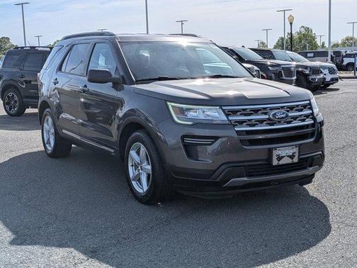 Magnetic Metallic 2018 Ford Explorer XLT