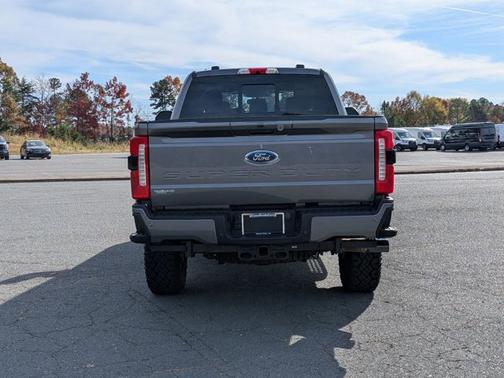 2024 Ford F-350 LARIAT SUPER DUTY