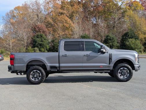 2024 Ford F-350 LARIAT SUPER DUTY