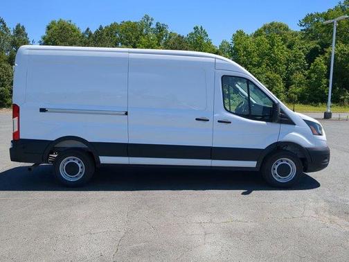 Oxford White 2026 Ford Transit-250 148 WB Medium Roof Cargo