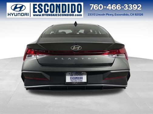 2026 Hyundai ELANTRA SE