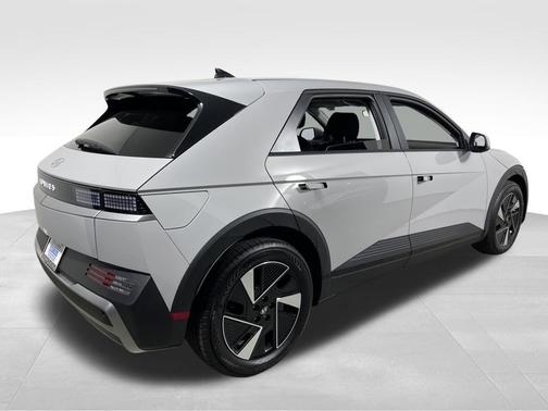 2026 Hyundai IONIQ 5 SE