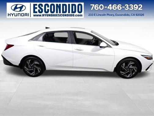 2025 Hyundai ELANTRA SEL