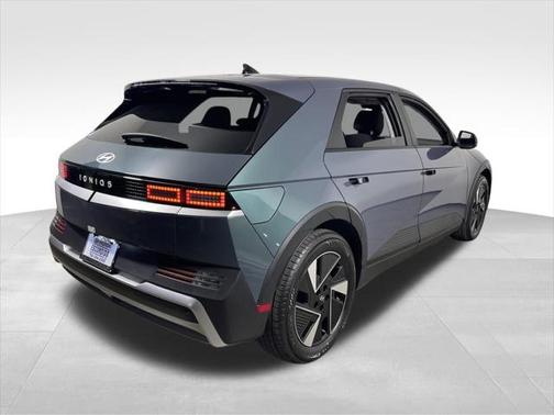 2025 Hyundai IONIQ 5 SE