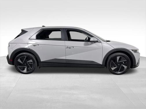 2025 Hyundai IONIQ 5 SE