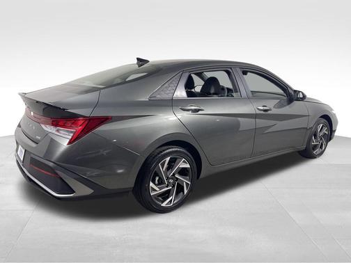 2025 Hyundai ELANTRA HEV SEL Sport