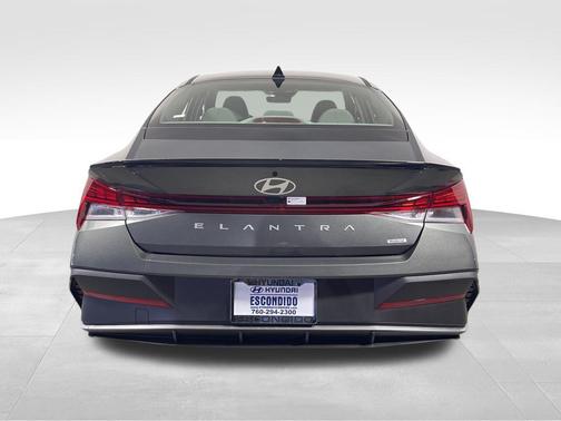 2025 Hyundai ELANTRA HEV SEL Sport