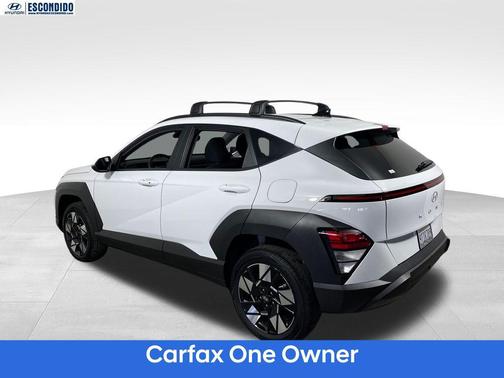 Atlas White 2025 Hyundai KONA SEL