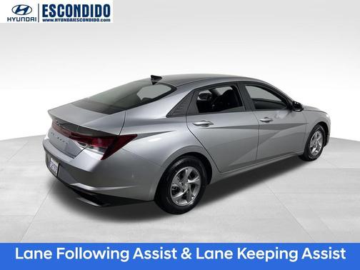 2023 Hyundai ELANTRA SE