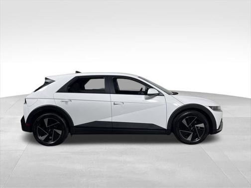 2025 Hyundai IONIQ 5 SE