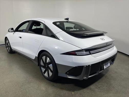 2025 Hyundai IONIQ 6 SE
