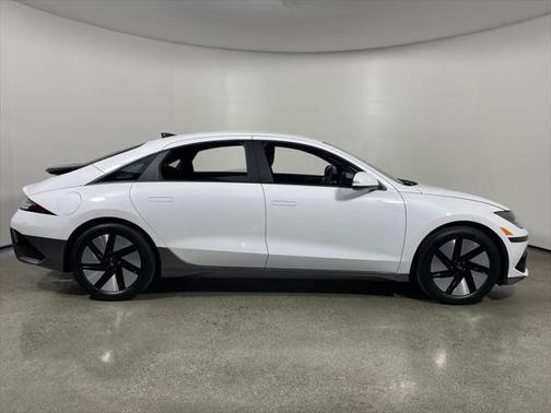 2025 Hyundai IONIQ 6 SE