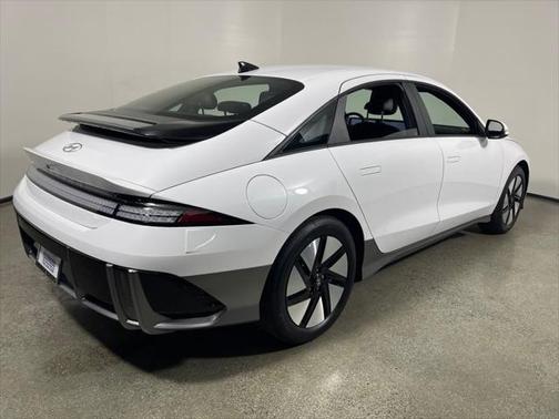 2025 Hyundai IONIQ 6 SE