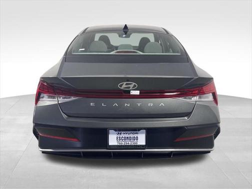 2025 Hyundai ELANTRA SEL