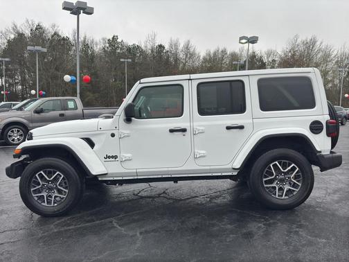 2025 Jeep Wrangler 4-Door Sahara 4x4