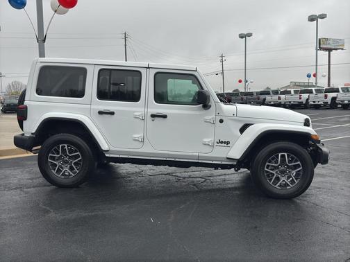 2025 Jeep Wrangler 4-Door Sahara 4x4