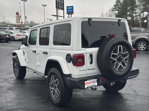 2025 Jeep Wrangler 4-Door Sahara 4x4